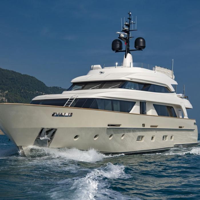 Anything Goes V yacht exterior 2