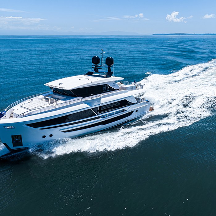 Rosy Sky yacht exterior 2