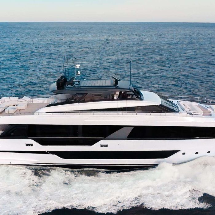 Karma yacht exterior 2