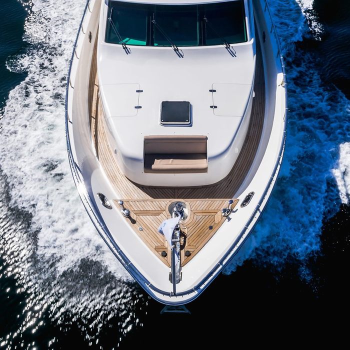 Full House yacht exterior 2