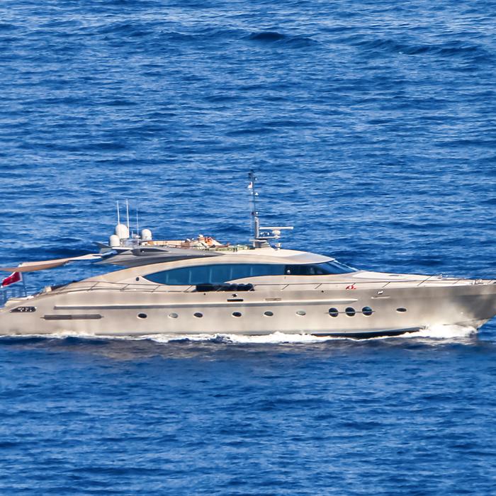 Escape yacht exterior 2