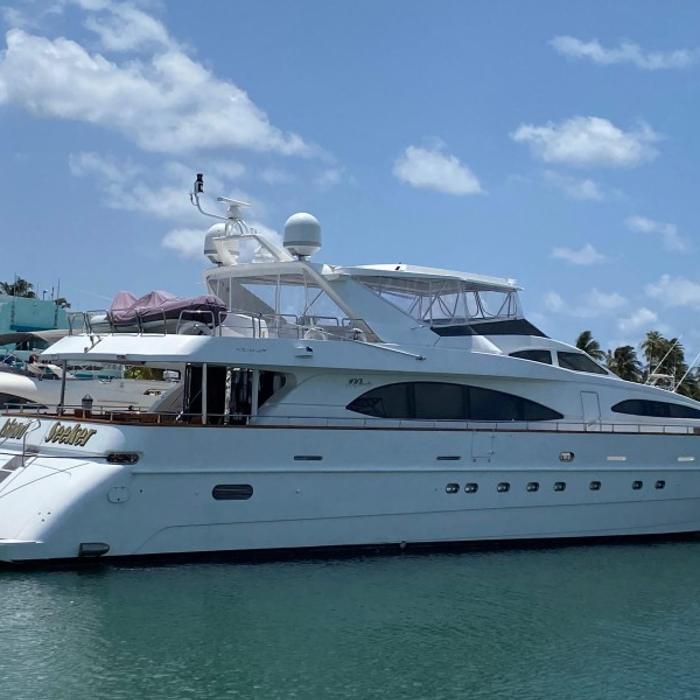 Calais yacht exterior 2
