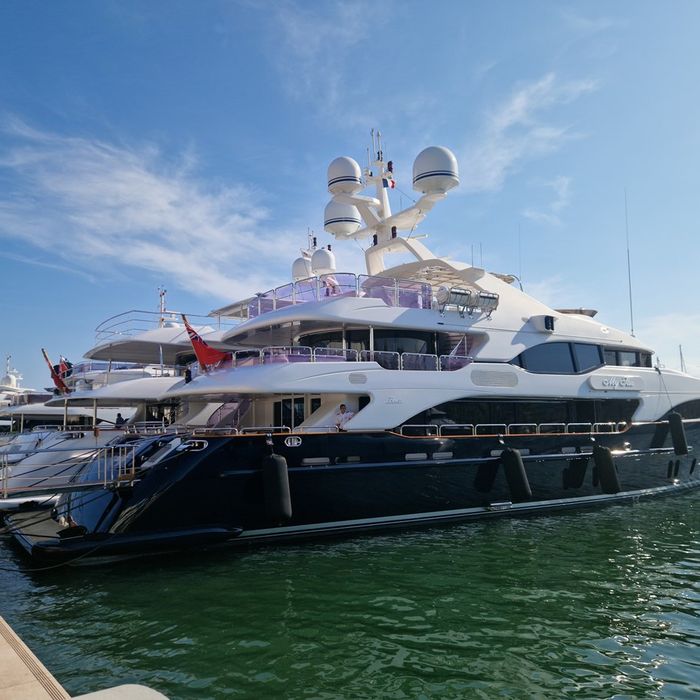 My Sisa yacht exterior 2