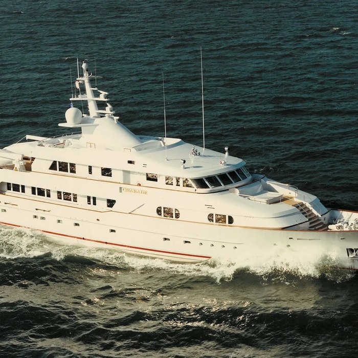 BG Charade yacht exterior 2