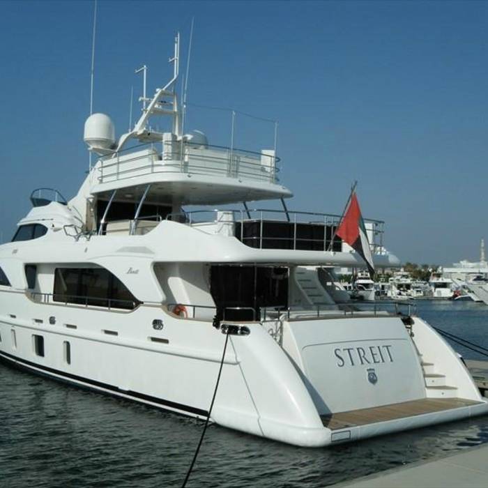 Jana yacht exterior 16