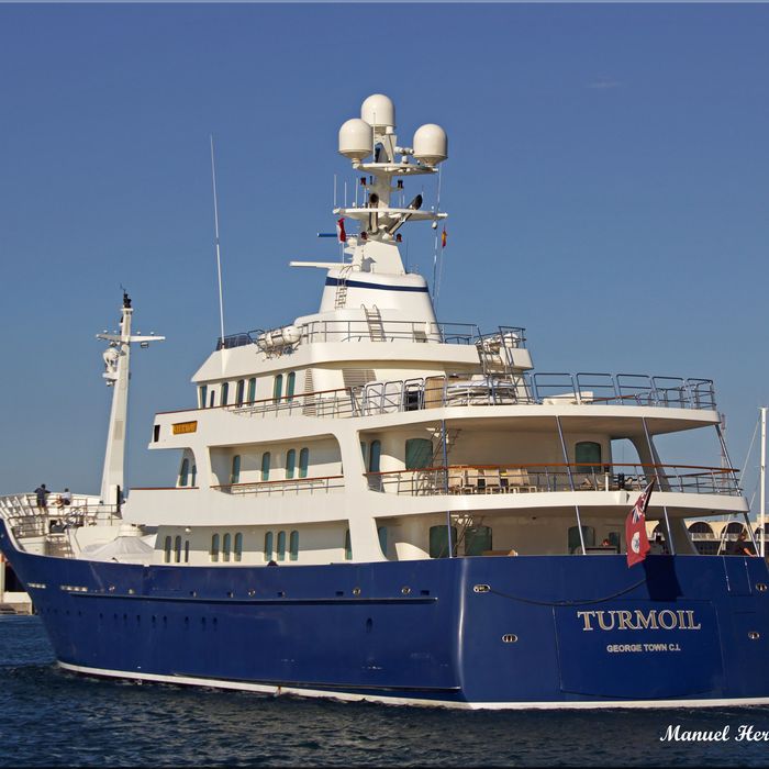 Cupani yacht exterior 2