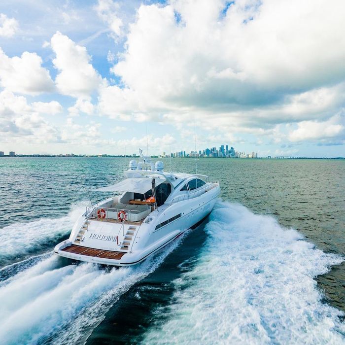 Houdini yacht exterior 2