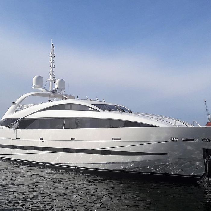 Back 9 And a Half yacht exterior 2