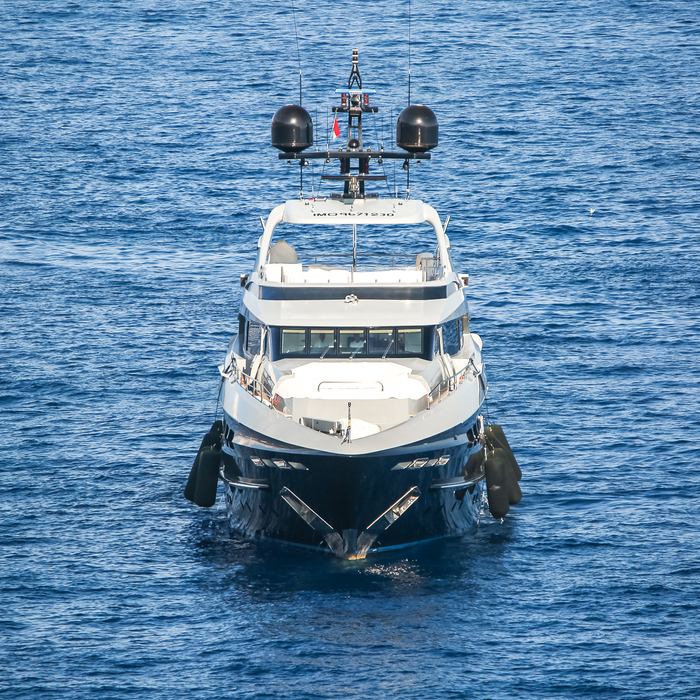 Maestro yacht exterior 2