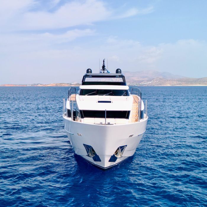 SL90A/832 yacht exterior 2