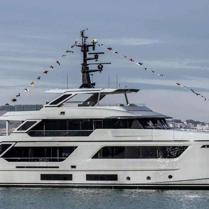 Pazienza yacht exterior 2