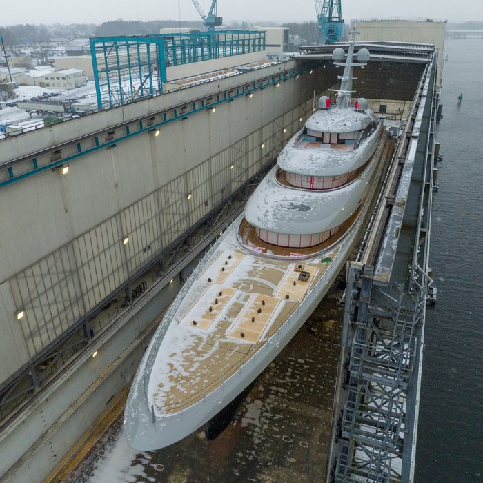 Nixie yacht exterior 2