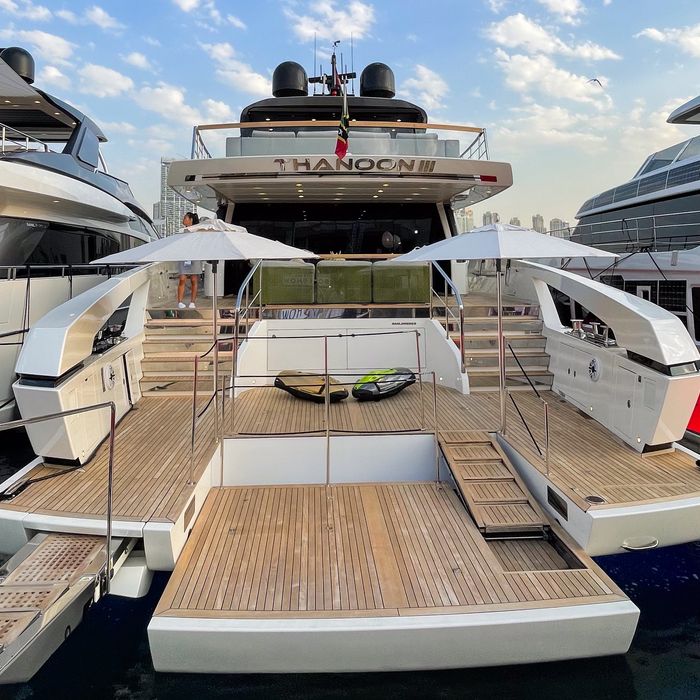 Thanoon III yacht exterior 2