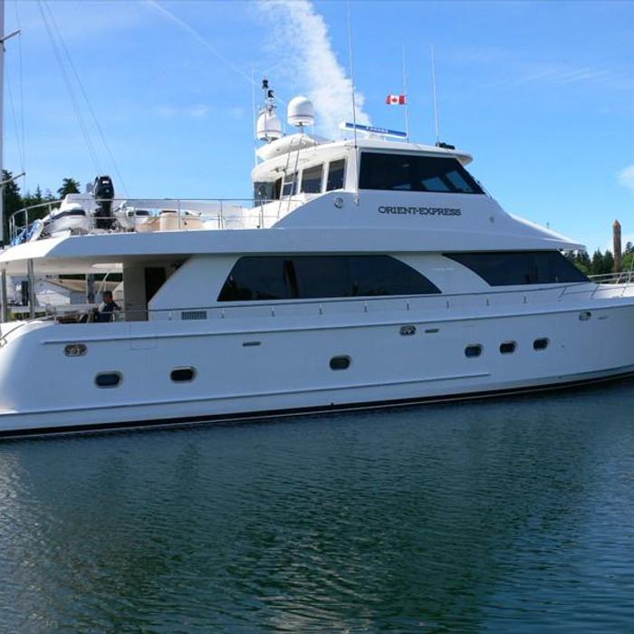 Estancia yacht exterior 2
