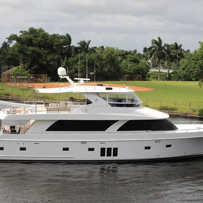 Uncorked yacht exterior 2