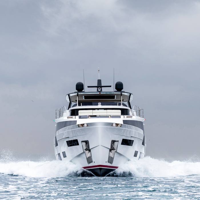 Hend yacht exterior 5