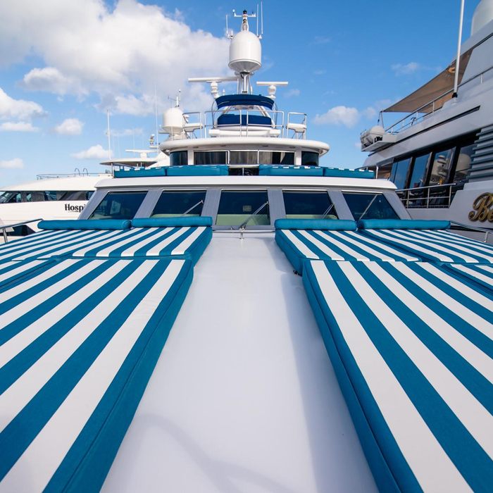 Shalimar yacht exterior 2