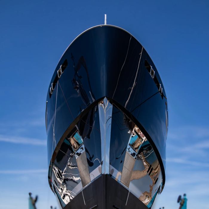 Liv Love yacht exterior 2