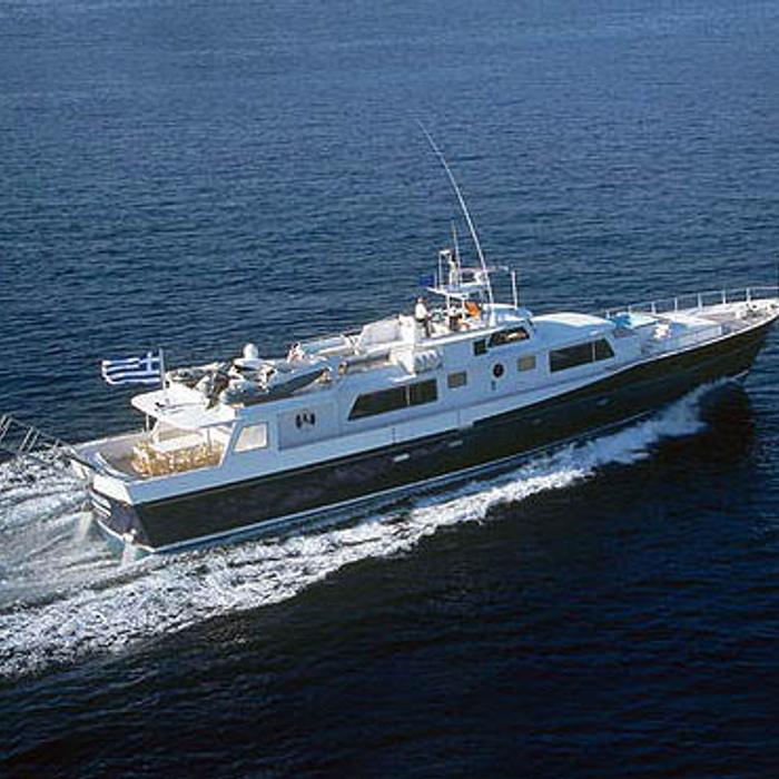 Alaya yacht exterior 2