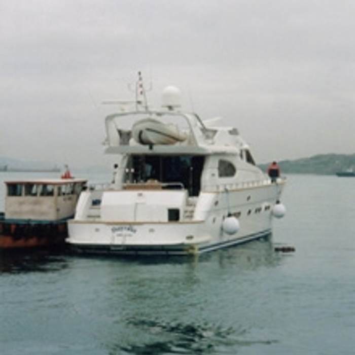 Bayolla yacht exterior 2