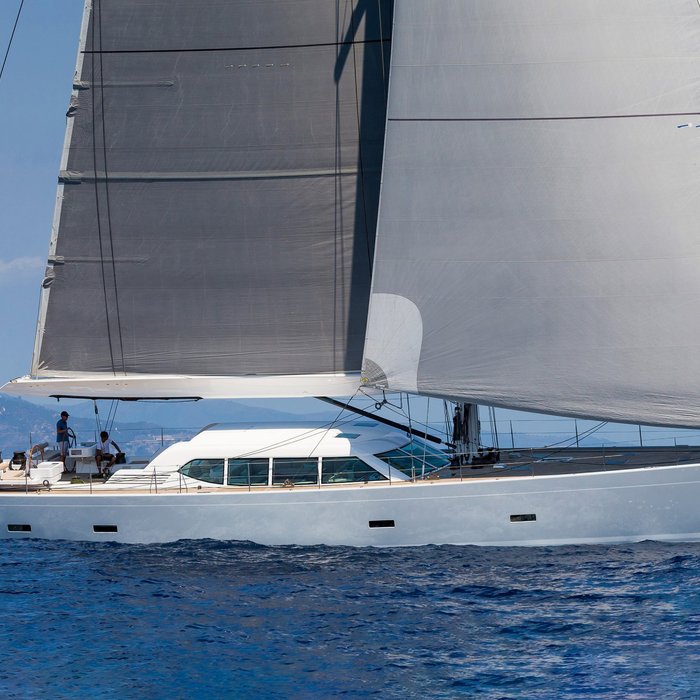 Gliss yacht exterior 2