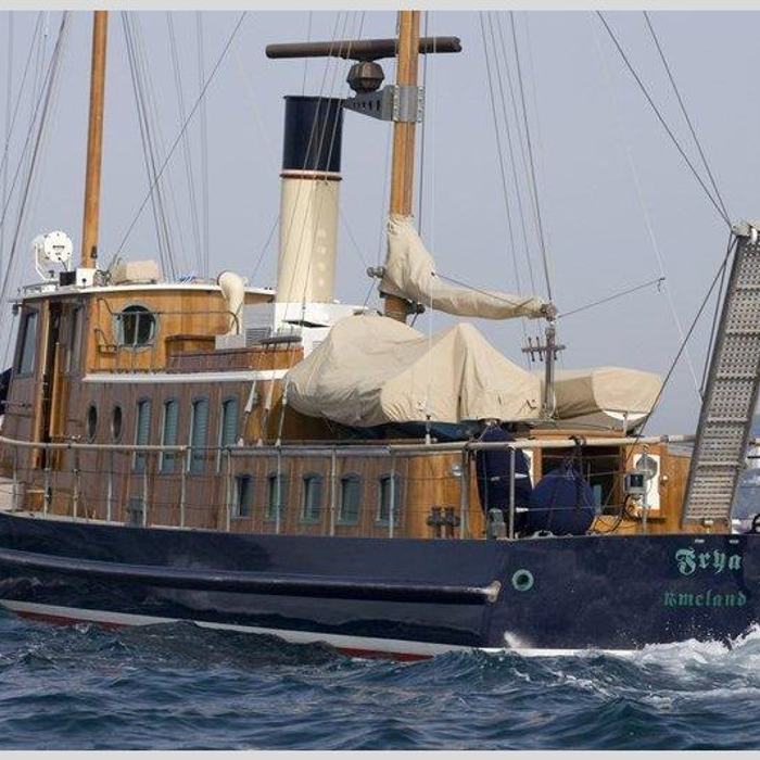 Frya yacht exterior 2
