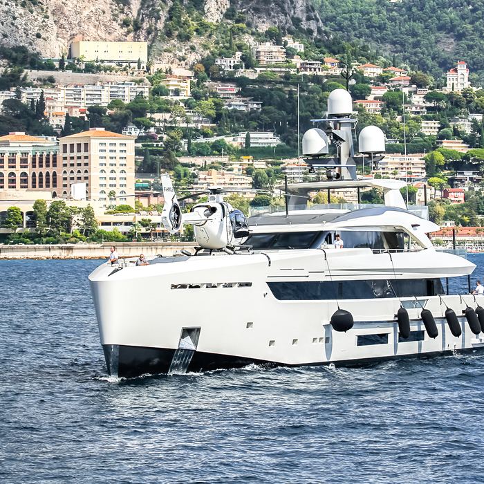 SP1 yacht exterior 2