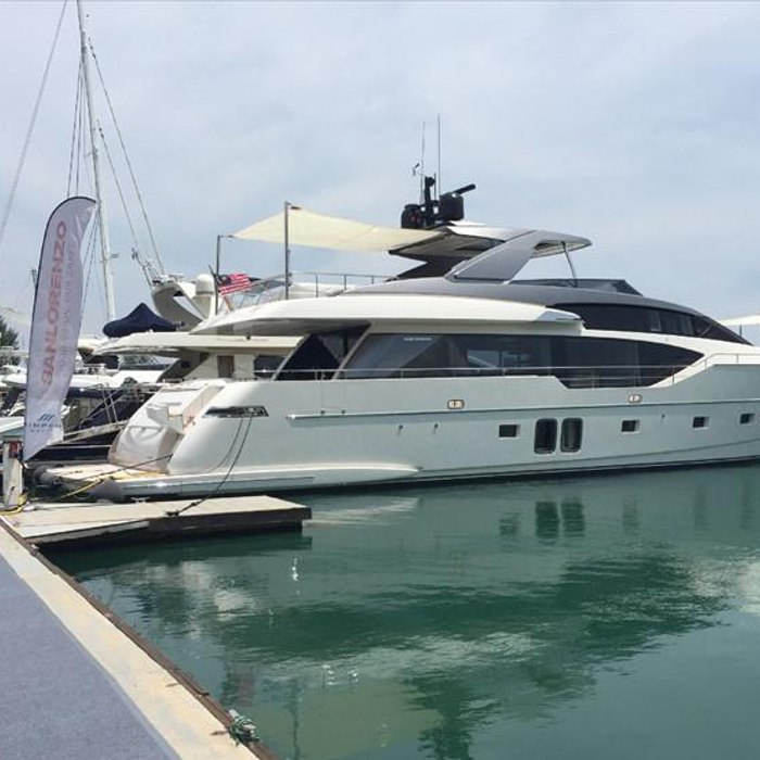 TNT Leisure yacht exterior 2