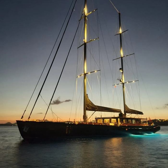 Seven yacht exterior 2