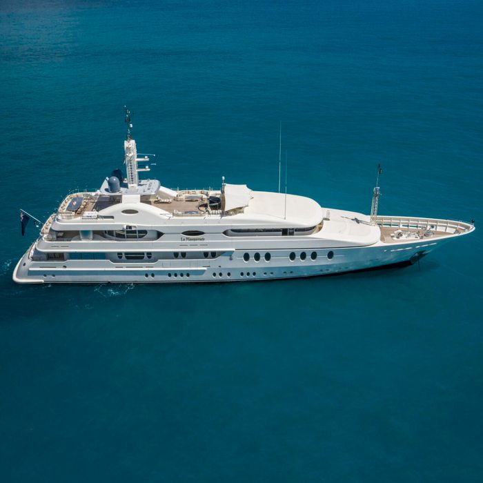 Samira yacht exterior 2