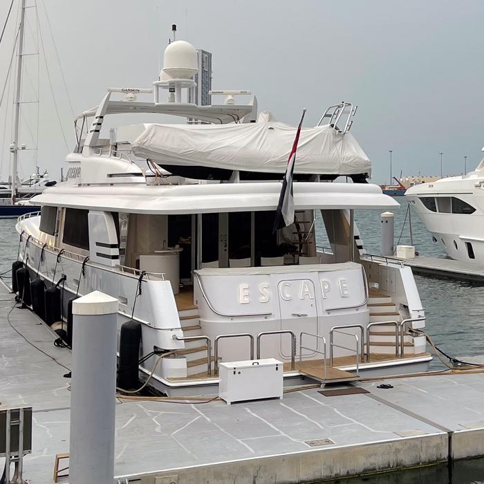 Escape yacht exterior 3
