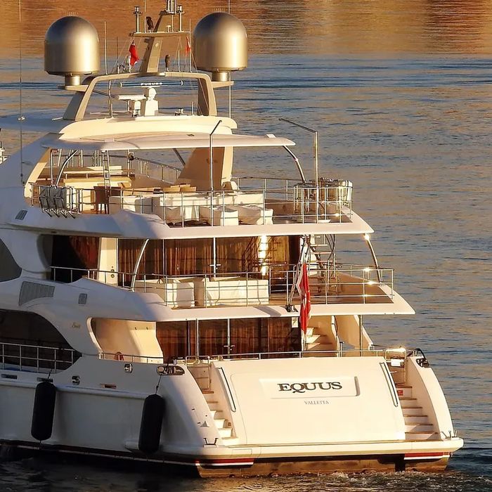 Equus yacht exterior 2