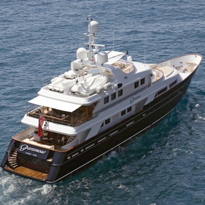 De De yacht exterior 2