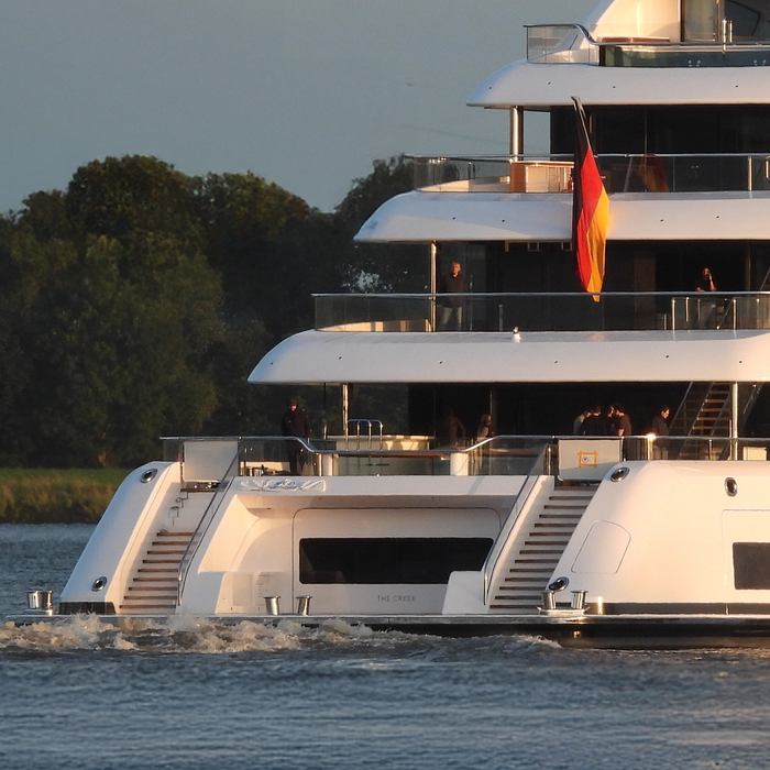 Odisea yacht exterior 2