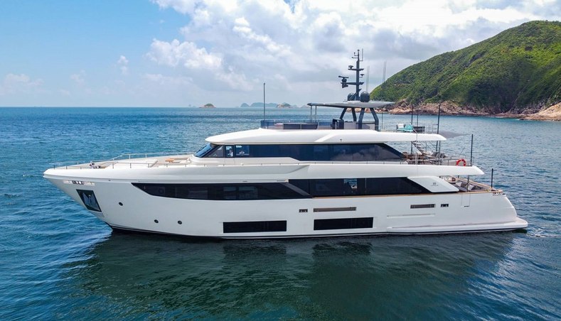 Custom Line Navetta 33, 2019 for sale 1