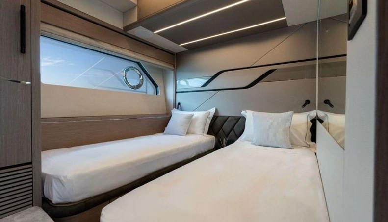 PREDATOR 75 For Sale image11