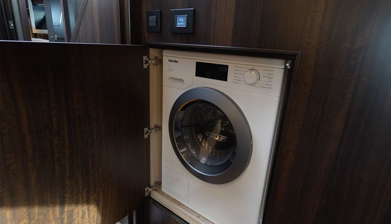 ANOUCHKA For Sale image36