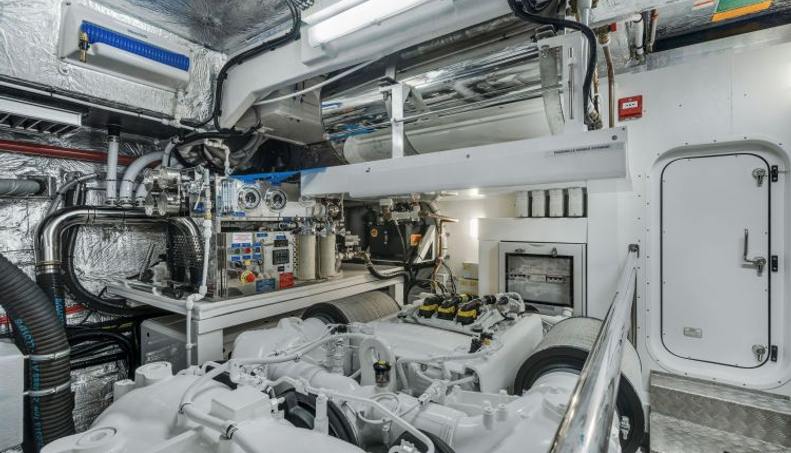 95 YACHT For Sale image88