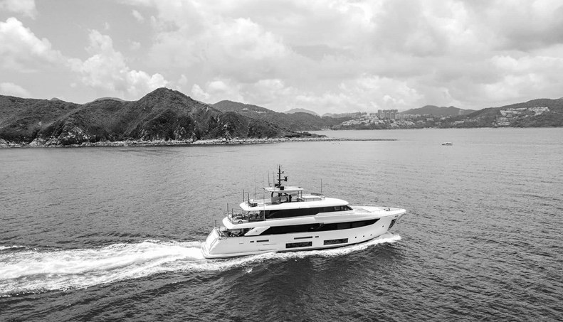 CUSTOM LINE NAVETTA 33, 2019 For Sale image25