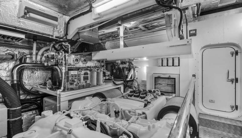 95 YACHT For Sale image88