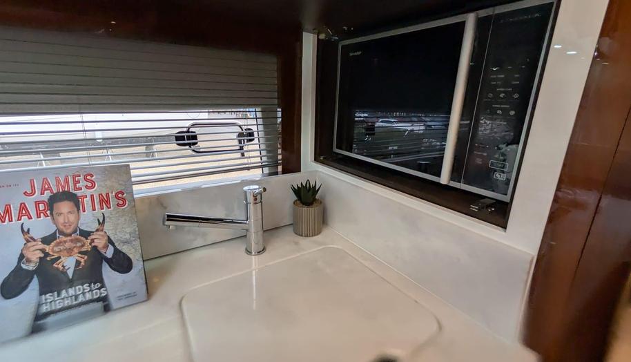 Tender Garage & Hi/Lo Swimplatform for sale 36