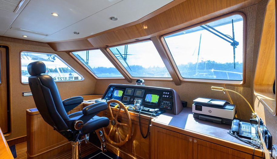 ST. TROPEZ for sale 36