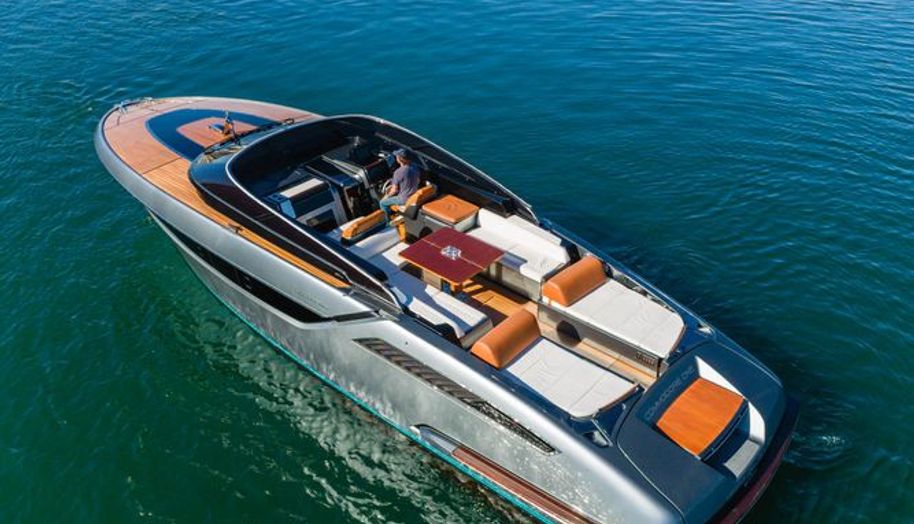 Commodore One for sale 11