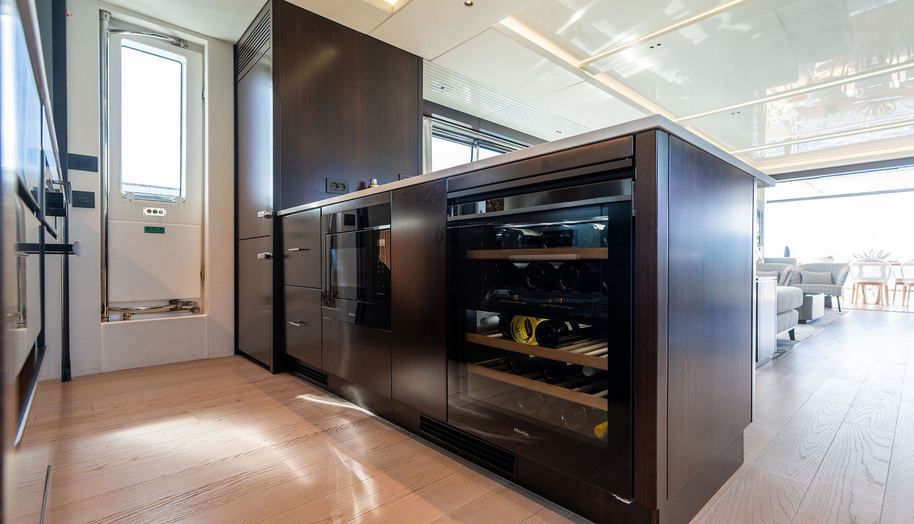 MAGIC MOMENT for sale 26