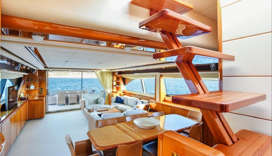 FERRETTI 881 for sale 11