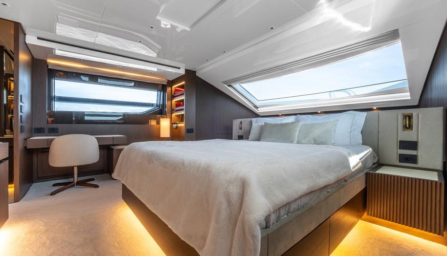ICE OF LONDON for sale 16