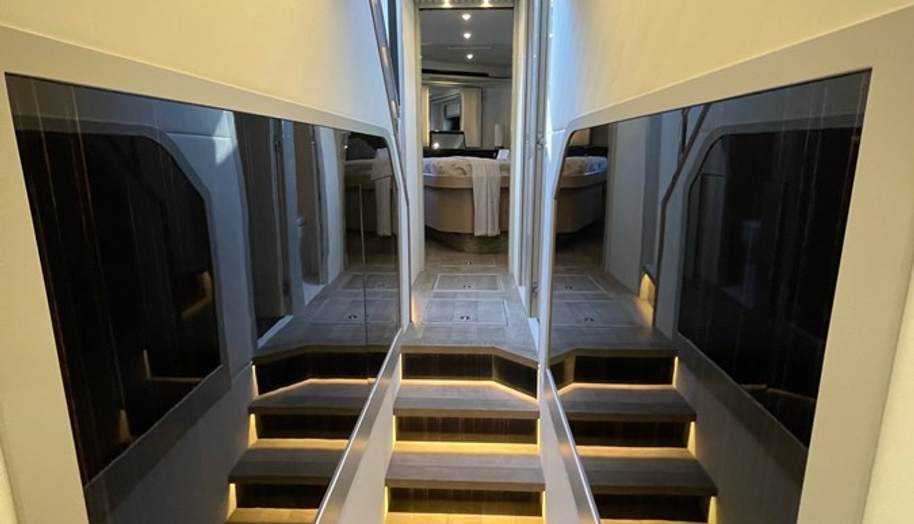 ABSOLUTE 62 FLY for sale 21