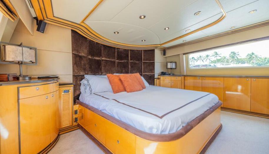 Entourage for sale 71