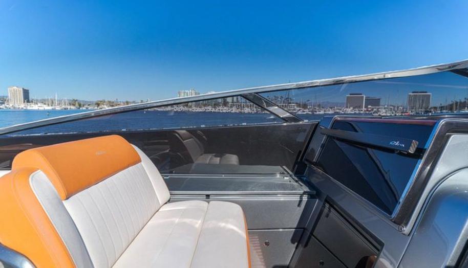 Commodore One for sale 16