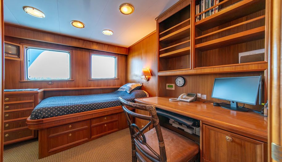 ESCAPE OF LONDON for sale 36